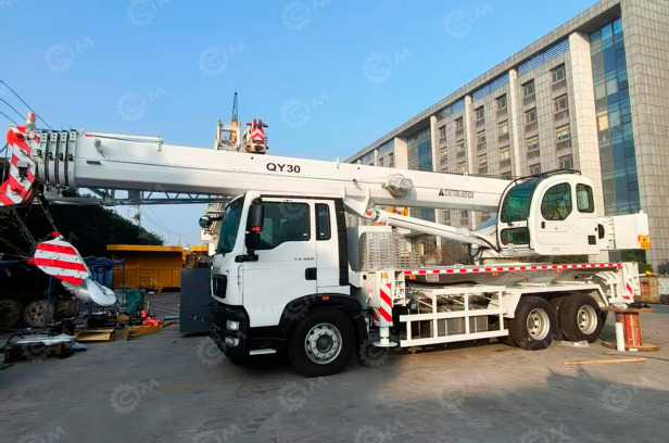 Автокран на шасси ISUZU 6x4 дв 279kw крановая установка XJCM гп 30т, стрела 40м + гусёк 7,3м с - Автокран: фото 1 Автокран на шасси ISUZU 6x4 дв 279kw крановая установка XJCM гп 30т, стрела 40м + гусёк 7,3м с - Автокран: фото 1