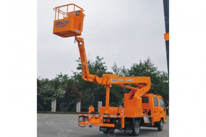 Автовышка AICHI на шасси ISUZU 4Х2 дв 88kw двойная кабина высота подъёма 16,6м - Автовышка: фото 2 Автовышка AICHI на шасси ISUZU 4Х2 дв 88kw двойная кабина высота подъёма 16,6м - Автовышка: фото 2