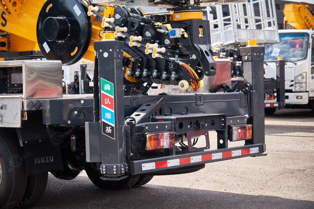 Автовышка VIGRUS GKS36 на шасси ISUZU 4Х2 дв 139kw высота подъёма 36м гп корзины 400кг - Автовышка: фото 5 Автовышка VIGRUS GKS36 на шасси ISUZU 4Х2 дв 139kw высота подъёма 36м гп корзины 400кг - Автовышка: фото 5