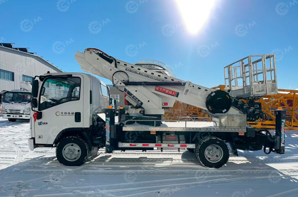 Автовышка WANBANG GKS28 на шасси ISUZU 4Х2 дв 139kw высота подъёма 28м c щеткой и снегоуборочны - Грузовик с подъемником: фото 1 Автовышка WANBANG GKS28 на шасси ISUZU 4Х2 дв 139kw высота подъёма 28м c щеткой и снегоуборочны - Грузовик с подъемником: фото 1