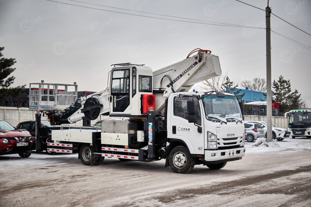 Автовышка WANBANG GKS40 на шасси ISUZU 4Х2 дв 139kw высота подъёма 40м - Грузовик с подъемником: фото 1 Автовышка WANBANG GKS40 на шасси ISUZU 4Х2 дв 139kw высота подъёма 40м - Грузовик с подъемником: фото 1
