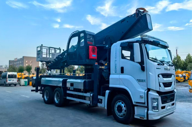 Автовышка на шасси ISUZU 6Х4 дв 221kw высота подъёма 60м - Грузовик с подъемником: фото 1 Автовышка на шасси ISUZU 6Х4 дв 221kw высота подъёма 60м - Грузовик с подъемником: фото 1