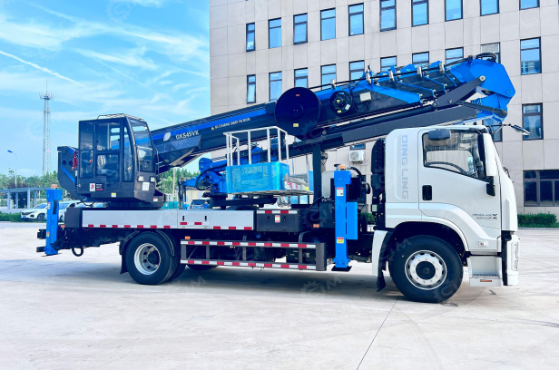 Автовышка телескопическая на шасси ISUZU 4Х2 дв 151Kw высота подъёма 45,8м с телескопическим гуськом раскладной люлькой гп 400кг - Грузовик с подъемником: фото 1 Автовышка телескопическая на шасси ISUZU 4Х2 дв 151Kw высота подъёма 45,8м с телескопическим гуськом раскладной люлькой гп 400кг - Грузовик с подъемником: фото 1