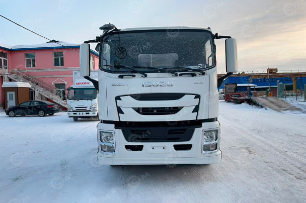 Бензовоз на шасси ISUZU 4х2 дв 177kw GIGA со спальником бочка 10м3 5 отсеков с насосом для запр - Грузовик-цистерна: фото 1 Бензовоз на шасси ISUZU 4х2 дв 177kw GIGA со спальником бочка 10м3 5 отсеков с насосом для запр - Грузовик-цистерна: фото 1