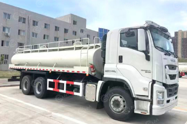 Бензовоз на шасси ISUZU 6х4 дв 221 kw бочка 17м3 с насосом для заправки - Грузовик-цистерна: фото 1 Бензовоз на шасси ISUZU 6х4 дв 221 kw бочка 17м3 с насосом для заправки - Грузовик-цистерна: фото 1