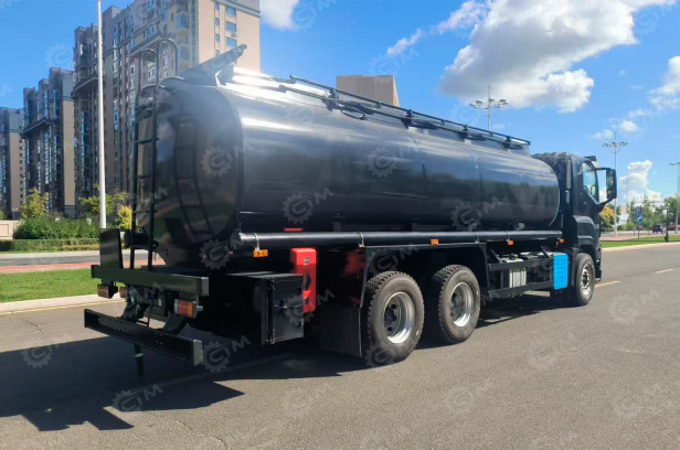 Бензовоз на шасси ISUZU 6х4 дв 221kw бочка 12м3, 3 отсека, система для заправки, два пистолета - Грузовик с цистерной: фото 2 Бензовоз на шасси ISUZU 6х4 дв 221kw бочка 12м3, 3 отсека, система для заправки, два пистолета - Грузовик с цистерной: фото 2