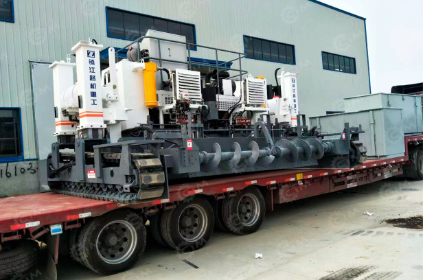 Бетоноукладчик CP8000 гусеничный ширина укладки 3500 - 8000мм, дв. CUMMINS, с нивелиром и бетон - Бетоноукладчик: фото 1 Бетоноукладчик CP8000 гусеничный ширина укладки 3500 - 8000мм, дв. CUMMINS, с нивелиром и бетон - Бетоноукладчик: фото 1