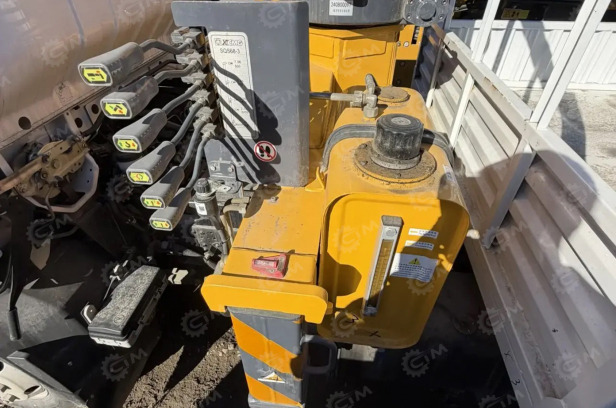 Бортовой грузовик ISUZU 4x2 дв 103kw кму XCMG SQS68-3, гп 3,2т стрела 7,7м кузов 4200×2100×400 - Бортовой грузовик/ Платформа: фото 4 Бортовой грузовик ISUZU 4x2 дв 103kw кму XCMG SQS68-3, гп 3,2т стрела 7,7м кузов 4200×2100×400 - Бортовой грузовик/ Платформа: фото 4