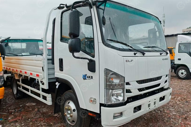 Бортовой грузовик ISUZU 4x2 дв 103kw кузов 4100х2300х380 с косилкой и воздуходувкой - Бортовой грузовик/ Платформа: фото 4 Бортовой грузовик ISUZU 4x2 дв 103kw кузов 4100х2300х380 с косилкой и воздуходувкой - Бортовой грузовик/ Платформа: фото 4