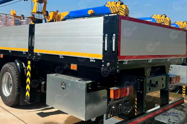 Бортовой грузовик ISUZU 4x2 дв.139kw г/п 7т кузов 6000х2450х400 алюминиевые борта - Грузовик бортовой/ Платформа: фото 1 Бортовой грузовик ISUZU 4x2 дв.139kw г/п 7т кузов 6000х2450х400 алюминиевые борта - Грузовик бортовой/ Платформа: фото 1