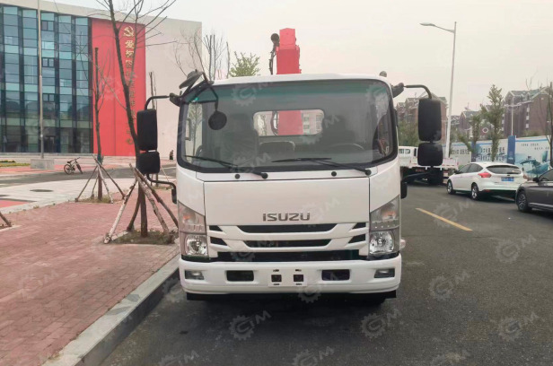 Бортовой грузовик ISUZU 4x2 дв 139kw гп 5 тонн с кму UNIC URV374K гп 3,2т, 4 секции, стрела 9, - Грузовик бортовой/ Платформа, Автоманипулятор: фото 1 Бортовой грузовик ISUZU 4x2 дв 139kw гп 5 тонн с кму UNIC URV374K гп 3,2т, 4 секции, стрела 9, - Грузовик бортовой/ Платформа, Автоманипулятор: фото 1