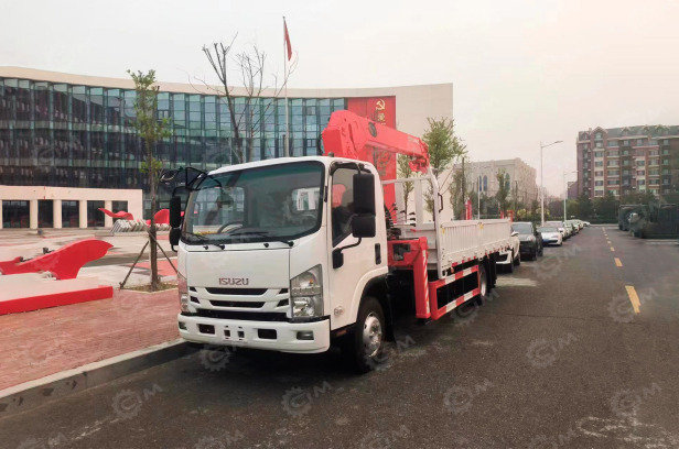 Бортовой грузовик ISUZU 4x2 дв 139kw гп 6 тонн c кму UNIC URV505 гп 5т, 5 секций, стрела 13,14 - Грузовик бортовой/ Платформа, Автоманипулятор: фото 1 Бортовой грузовик ISUZU 4x2 дв 139kw гп 6 тонн c кму UNIC URV505 гп 5т, 5 секций, стрела 13,14 - Грузовик бортовой/ Платформа, Автоманипулятор: фото 1