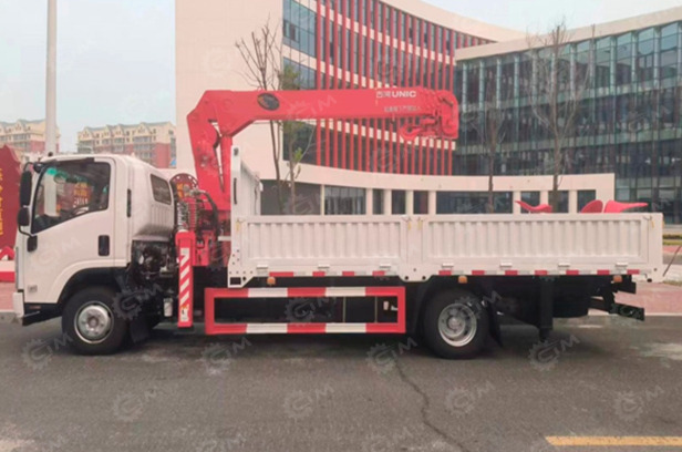 Бортовой грузовик ISUZU 4x2 дв 139kw гп 6 тонн c кму UNIC URV505 гп 5т 5 секций стрела 13,38 м - Бортовой грузовик/ Платформа, Автоманипулятор: фото 1 Бортовой грузовик ISUZU 4x2 дв 139kw гп 6 тонн c кму UNIC URV505 гп 5т 5 секций стрела 13,38 м - Бортовой грузовик/ Платформа, Автоманипулятор: фото 1