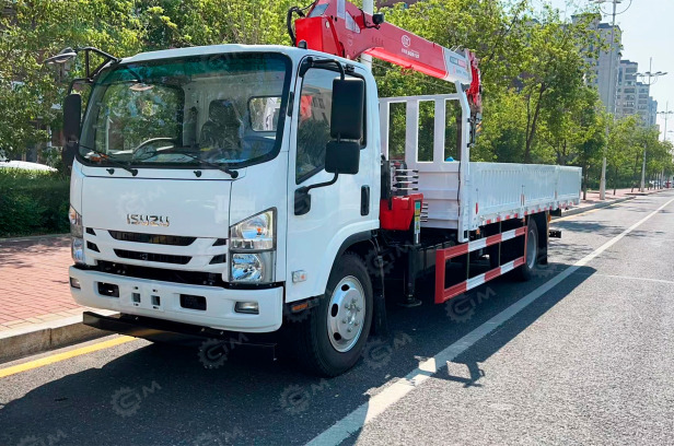 Бортовой грузовик ISUZU 4x2 дв 139kw гп 6т, c КМУ WANBANG SQS157-4 гп 6,3т 4 секций, стрела 12м - Бортовой грузовик/ Платформа: фото 1 Бортовой грузовик ISUZU 4x2 дв 139kw гп 6т, c КМУ WANBANG SQS157-4 гп 6,3т 4 секций, стрела 12м - Бортовой грузовик/ Платформа: фото 1