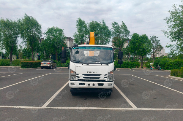 Бортовой грузовик ISUZU 4x2 дв 139kw гп 6т, c КМУ XCMG SQS157 гп 6,3т 4 секции 12.8м кузов 6000 - Грузовик бортовой/ Платформа: фото 1 Бортовой грузовик ISUZU 4x2 дв 139kw гп 6т, c КМУ XCMG SQS157 гп 6,3т 4 секции 12.8м кузов 6000 - Грузовик бортовой/ Платформа: фото 1