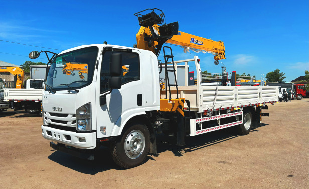 Бортовой грузовик ISUZU 4x2 дв 139kw гп 6т c КМУ XCMG SQS157 гп 6,3т 4 секции 12.8м кузов 6000* - Грузовик бортовой/ Платформа, Автоманипулятор: фото 1 Бортовой грузовик ISUZU 4x2 дв 139kw гп 6т c КМУ XCMG SQS157 гп 6,3т 4 секции 12.8м кузов 6000* - Грузовик бортовой/ Платформа, Автоманипулятор: фото 1