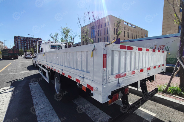 Бортовой грузовик ISUZU 4x2 дв 139kw гп 7т кузов 6000×2300×450 со спальником - Бортовой грузовик/ Платформа: фото 1 Бортовой грузовик ISUZU 4x2 дв 139kw гп 7т кузов 6000×2300×450 со спальником - Бортовой грузовик/ Платформа: фото 1