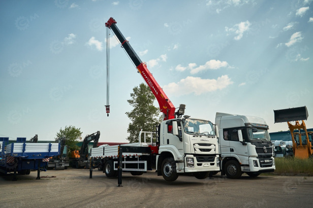 Бортовой грузовик ISUZU 4x2 дв 151kw гп 10 тонн c кму VIGRUS SHS2006 гп 8 тонн 6 секций 20м куз - Бортовой грузовик/ Платформа: фото 5 Бортовой грузовик ISUZU 4x2 дв 151kw гп 10 тонн c кму VIGRUS SHS2006 гп 8 тонн 6 секций 20м куз - Бортовой грузовик/ Платформа: фото 5
