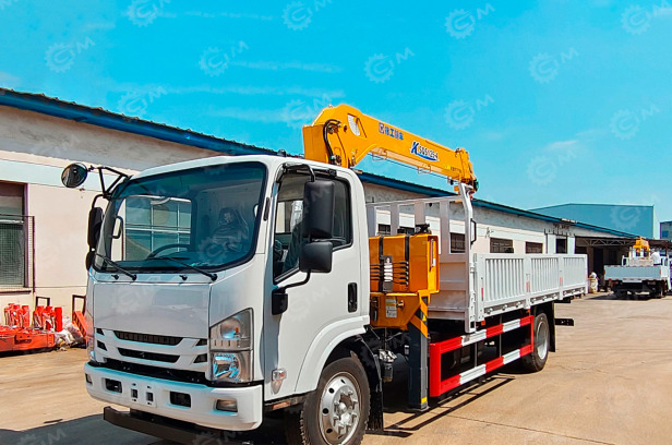 Бортовой грузовик ISUZU 4x2 дв 151kw гп 6т, кабина ELF c КМУ XCMG SQS157 гп 6,3т 4 секции 12.8м - Грузовик бортовой/ Платформа, Автоманипулятор: фото 1 Бортовой грузовик ISUZU 4x2 дв 151kw гп 6т, кабина ELF c КМУ XCMG SQS157 гп 6,3т 4 секции 12.8м - Грузовик бортовой/ Платформа, Автоманипулятор: фото 1