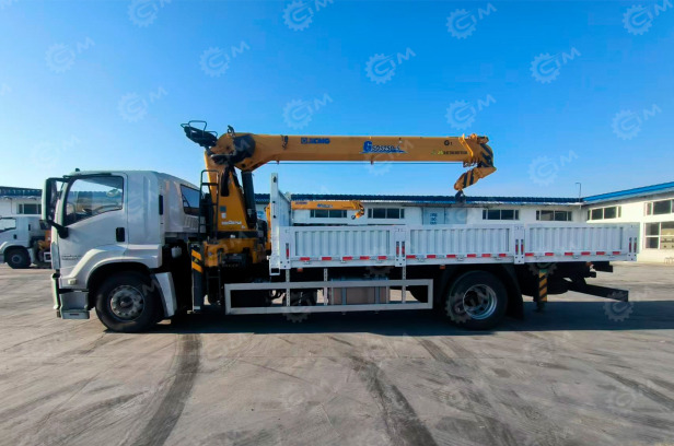 Бортовой грузовик ISUZU 4x2 дв 165kw гп 8 тонн кму XCMG SQS250-5 гп 10 тонн 5 секций 18.6м кузо - Грузовик бортовой/ Платформа: фото 1 Бортовой грузовик ISUZU 4x2 дв 165kw гп 8 тонн кму XCMG SQS250-5 гп 10 тонн 5 секций 18.6м кузо - Грузовик бортовой/ Платформа: фото 1