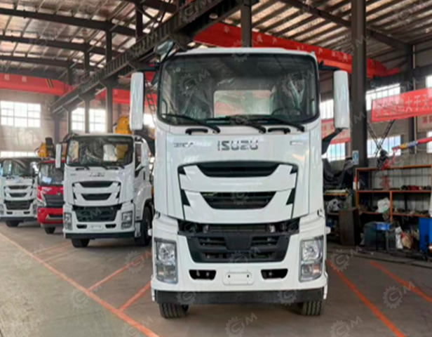 Бортовой грузовик ISUZU 4x2 дв 177kw гп 8 тонн c кму CHANG XING SQS100-4 гп 4 тонны 4 секции длина стрелы 10,2 м кузов 6200х2450х550mm - Грузовик бортовой/ Платформа: фото 1 Бортовой грузовик ISUZU 4x2 дв 177kw гп 8 тонн c кму CHANG XING SQS100-4 гп 4 тонны 4 секции длина стрелы 10,2 м кузов 6200х2450х550mm - Грузовик бортовой/ Платформа: фото 1