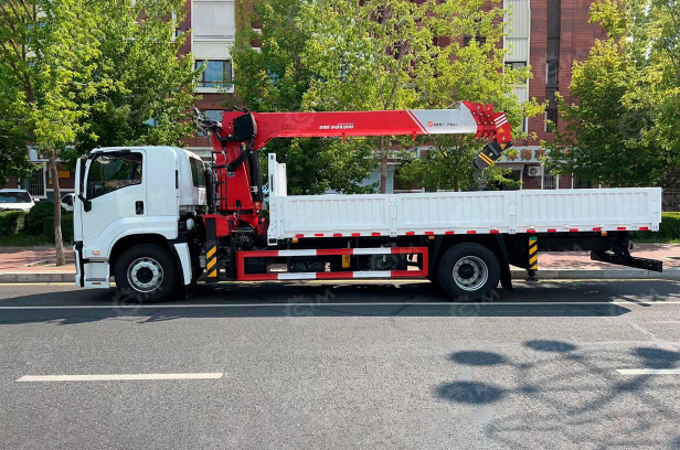 Бортовой грузовик ISUZU 4x2 дв 279kw гп 10 тонн c кму WANBANG SQS200-6 гп 8 тонн 6 секций стрел - Грузовик бортовой/ Платформа, Автоманипулятор: фото 1 Бортовой грузовик ISUZU 4x2 дв 279kw гп 10 тонн c кму WANBANG SQS200-6 гп 8 тонн 6 секций стрел - Грузовик бортовой/ Платформа, Автоманипулятор: фото 1