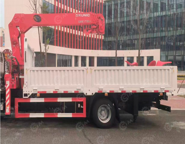 Бортовой грузовик ISUZU 4x2 гп 10 тонн дв 177 kw c кму UNIC UR V1004 гп 10 тонн 13.6м - Грузовик бортовой/ Платформа: фото 1 Бортовой грузовик ISUZU 4x2 гп 10 тонн дв 177 kw c кму UNIC UR V1004 гп 10 тонн 13.6м - Грузовик бортовой/ Платформа: фото 1