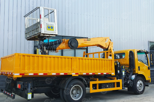 Бортовой грузовик ISUZU 4x2 самосвальный кузов дв 151kw кабина Elf гп 6т с кму гп 5т высота под - Бортовой грузовик/ Платформа: фото 1 Бортовой грузовик ISUZU 4x2 самосвальный кузов дв 151kw кабина Elf гп 6т с кму гп 5т высота под - Бортовой грузовик/ Платформа: фото 1