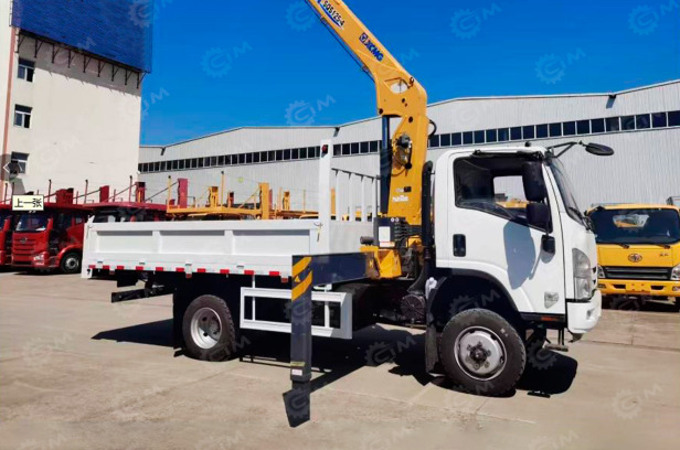 Бортовой грузовик ISUZU 4x4 дв 139kw гп 6 тонн c кму XCMG SQS125 гп 5т 4 секции стрела 11,2 куз - Грузовик бортовой/ Платформа, Автоманипулятор: фото 1 Бортовой грузовик ISUZU 4x4 дв 139kw гп 6 тонн c кму XCMG SQS125 гп 5т 4 секции стрела 11,2 куз - Грузовик бортовой/ Платформа, Автоманипулятор: фото 1