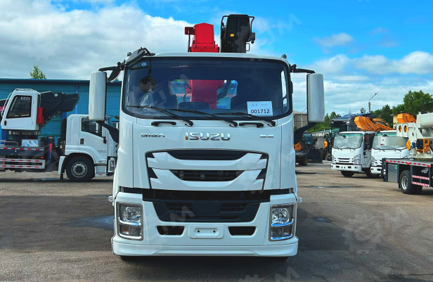 Бортовой грузовик ISUZU 4x4 дв 151kw гп 10 тонн c кму UNIC URV806 гп 8 тонн 6 секций 19м кузов - Грузовик бортовой/ Платформа: фото 1 Бортовой грузовик ISUZU 4x4 дв 151kw гп 10 тонн c кму UNIC URV806 гп 8 тонн 6 секций 19м кузов - Грузовик бортовой/ Платформа: фото 1