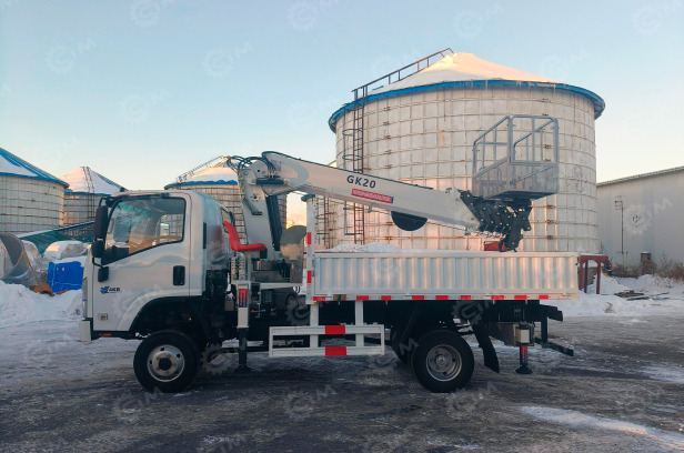 Бортовой грузовик ISUZU 4x4 самосвальный кузов дв 139kw гп 3,5т с кму 6 секций высота подъема 1 - Бортовой грузовик/ Платформа: фото 2 Бортовой грузовик ISUZU 4x4 самосвальный кузов дв 139kw гп 3,5т с кму 6 секций высота подъема 1 - Бортовой грузовик/ Платформа: фото 2