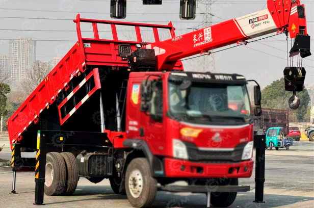 Бортовой грузовик ISUZU 4x4 самосвальный кузов дв 151kw кабина ELF гп 6т с КМУ XCMG SQS125-4 гп - Бортовой грузовик/ Платформа: фото 1 Бортовой грузовик ISUZU 4x4 самосвальный кузов дв 151kw кабина ELF гп 6т с КМУ XCMG SQS125-4 гп - Бортовой грузовик/ Платформа: фото 1