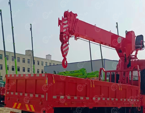 Бортовой грузовик ISUZU 6x4 дв 221kw c кму UNIC-UR G806 гп 8 тонн 6 секций 18,82м кузов 8300*24 - Грузовик бортовой/ Платформа: фото 1 Бортовой грузовик ISUZU 6x4 дв 221kw c кму UNIC-UR G806 гп 8 тонн 6 секций 18,82м кузов 8300*24 - Грузовик бортовой/ Платформа: фото 1