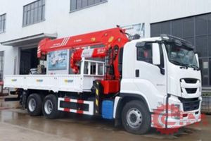 Бортовой грузовик ISUZU 6x4 дв 221kw гп 10 тонн c кму CX SQS200-5 гп 8 тонн 4 секции, стрела 14,6м кузов 8500х2450х550 - Грузовик бортовой/ Платформа: фото 1 Бортовой грузовик ISUZU 6x4 дв 221kw гп 10 тонн c кму CX SQS200-5 гп 8 тонн 4 секции, стрела 14,6м кузов 8500х2450х550 - Грузовик бортовой/ Платформа: фото 1