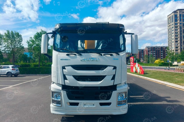 Бортовой грузовик ISUZU 6x4 дв 338kw с кму WANBANG SQS500-5 гп 20 тонн 5 секций длина стрелы 22 - Бортовой грузовик/ Платформа: фото 2 Бортовой грузовик ISUZU 6x4 дв 338kw с кму WANBANG SQS500-5 гп 20 тонн 5 секций длина стрелы 22 - Бортовой грузовик/ Платформа: фото 2