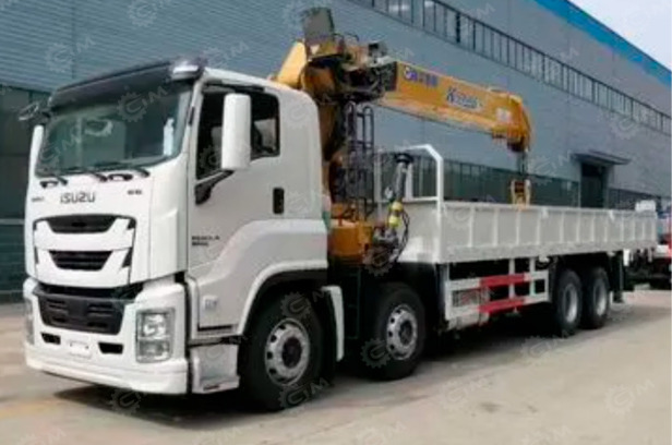 Бортовой грузовик ISUZU 8x4 дв 279kw с КМУ XCMG SQS350-5 гп 14 тонн 5 секций длина стрелы 19,6м кузов 8200*2450*550mm - Грузовик бортовой/ Платформа: фото 1 Бортовой грузовик ISUZU 8x4 дв 279kw с КМУ XCMG SQS350-5 гп 14 тонн 5 секций длина стрелы 19,6м кузов 8200*2450*550mm - Грузовик бортовой/ Платформа: фото 1