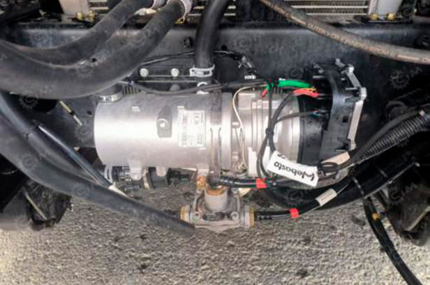 Бортовой грузовик ISUZU 8x4 дв 338kw с кму SANY SPS4000C гп 16т 5 секций 19м кузов 8000х2450х60 - Бортовой грузовик/ Платформа: фото 5 Бортовой грузовик ISUZU 8x4 дв 338kw с кму SANY SPS4000C гп 16т 5 секций 19м кузов 8000х2450х60 - Бортовой грузовик/ Платформа: фото 5