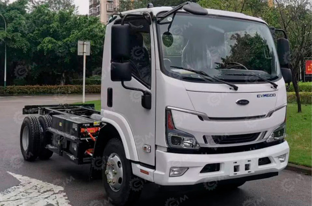 Бортовой грузовик ISUZU EVM600 4x2 (электрический) дв. 140 kw гп 5т cо стационарным и переносны - Грузовик бортовой/ Платформа, Электрогрузовик: фото 1 Бортовой грузовик ISUZU EVM600 4x2 (электрический) дв. 140 kw гп 5т cо стационарным и переносны - Грузовик бортовой/ Платформа, Электрогрузовик: фото 1