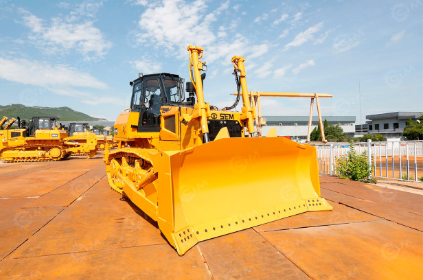 Бульдозер SEM 824F одностоечным рыхлителем, предпусковым подогревателем двигателя, феном и сепа - Бульдозер: фото 1 Бульдозер SEM 824F одностоечным рыхлителем, предпусковым подогревателем двигателя, феном и сепа - Бульдозер: фото 1