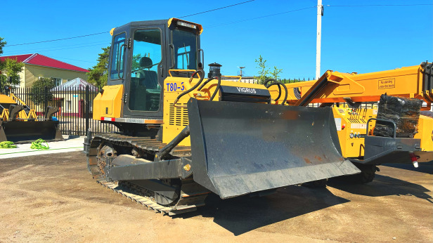 Бульдозер VIGRUS Т80-3, с рыхлителем - Бульдозер: фото 1 Бульдозер VIGRUS Т80-3, с рыхлителем - Бульдозер: фото 1