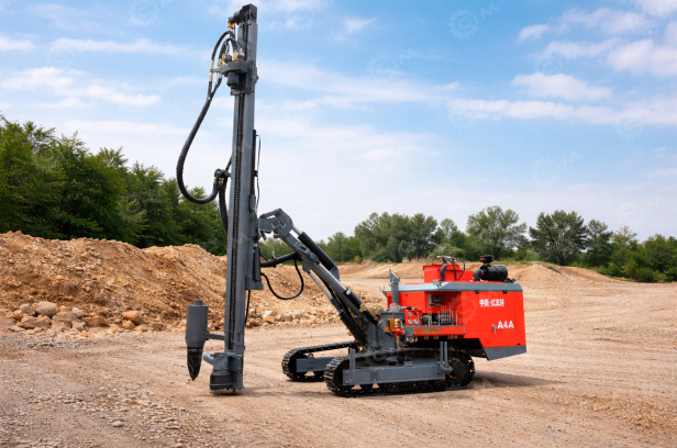 Буровая установка HONGWUHUAN H430 - Буровая машина: фото 1 Буровая установка HONGWUHUAN H430 - Буровая машина: фото 1