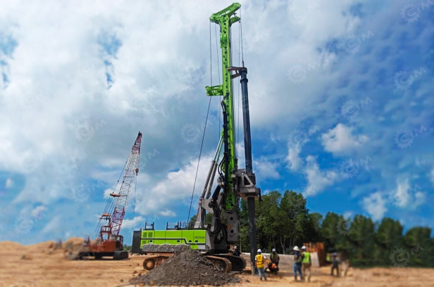 Буровая установка ZOOMLION ZR255R обсадной стол ZM150S - Буровая машина: фото 1 Буровая установка ZOOMLION ZR255R обсадной стол ZM150S - Буровая машина: фото 1