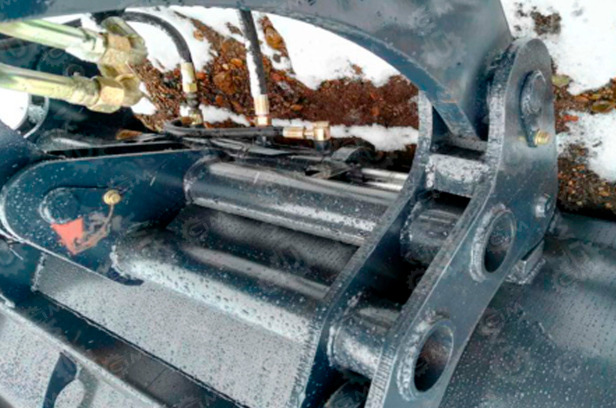 Быстросъём для фронтального погрузчика ZL20 - Сцепное устройство для Погрузчиков: фото 1 Быстросъём для фронтального погрузчика ZL20 - Сцепное устройство для Погрузчиков: фото 1