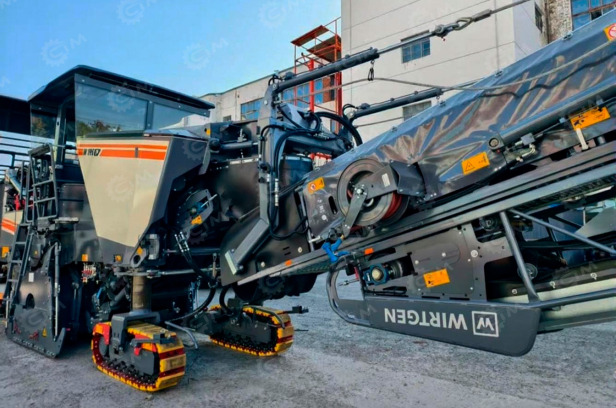 Дорожная фреза гусеничная WIRTGEN W195P с системой нивелирования и прокрутки барабана - Дорожная фреза: фото 1 Дорожная фреза гусеничная WIRTGEN W195P с системой нивелирования и прокрутки барабана - Дорожная фреза: фото 1