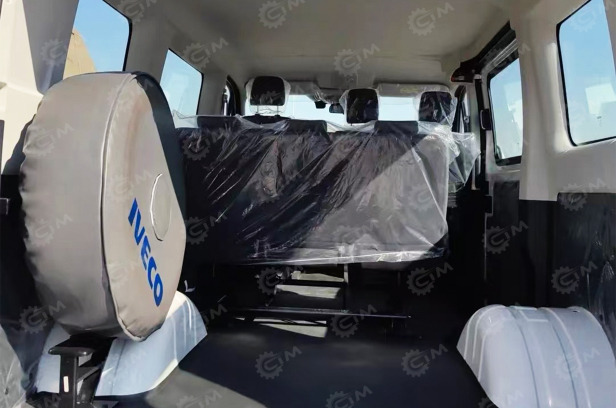 Автобус IVECO 4х4 7 мест (включая водителя) дв 132kw 2,9л с дополнительными опциями - Другая техника: фото 5 Автобус IVECO 4х4 7 мест (включая водителя) дв 132kw 2,9л с дополнительными опциями - Другая техника: фото 5