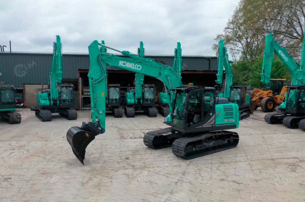 Экскаватор гусеничный KOBELCO SK130-11 с отвалом и гидромолотом, гидровращатель, двухпоточная г - Гусеничный экскаватор: фото 2 Экскаватор гусеничный KOBELCO SK130-11 с отвалом и гидромолотом, гидровращатель, двухпоточная г - Гусеничный экскаватор: фото 2