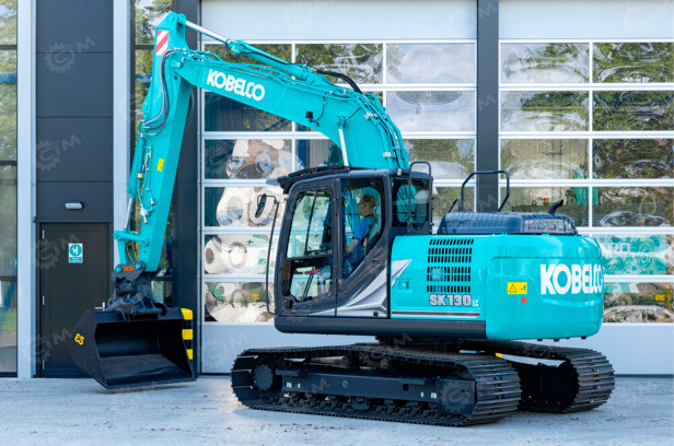 Экскаватор гусеничный KOBELCO SK130-11 с отвалом и гидромолотом, гидровращатель, двухпоточная г - Гусеничный экскаватор: фото 3 Экскаватор гусеничный KOBELCO SK130-11 с отвалом и гидромолотом, гидровращатель, двухпоточная г - Гусеничный экскаватор: фото 3
