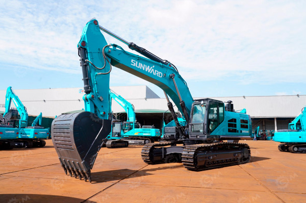 Экскаватор гусеничный SUNWARD SWE600F plus - Гусеничный экскаватор: фото 1 Экскаватор гусеничный SUNWARD SWE600F plus - Гусеничный экскаватор: фото 1