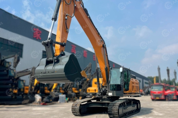 Экскаватор гусеничный YUGONG YG8330 вес 33т, ковш 1,6м3, дв CUMMINS 6LTAA8.9 241kw - Гусеничный экскаватор: фото 1 Экскаватор гусеничный YUGONG YG8330 вес 33т, ковш 1,6м3, дв CUMMINS 6LTAA8.9 241kw - Гусеничный экскаватор: фото 1