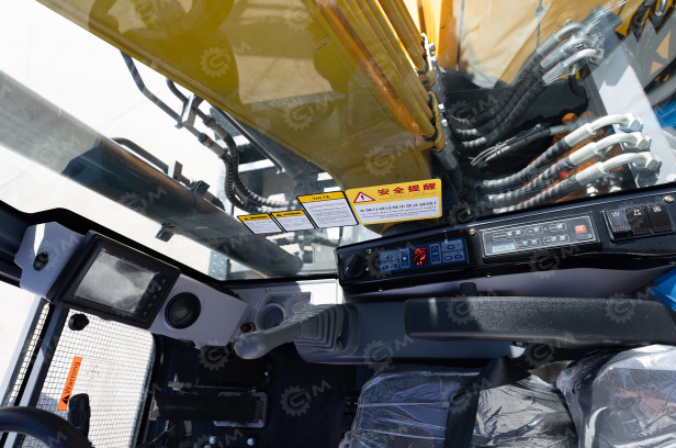 Экскаватор колесный Sinomach GHT160W кондиционер, гидролиния для гидромолота - Колёсный экскаватор: фото 2 Экскаватор колесный Sinomach GHT160W кондиционер, гидролиния для гидромолота - Колёсный экскаватор: фото 2